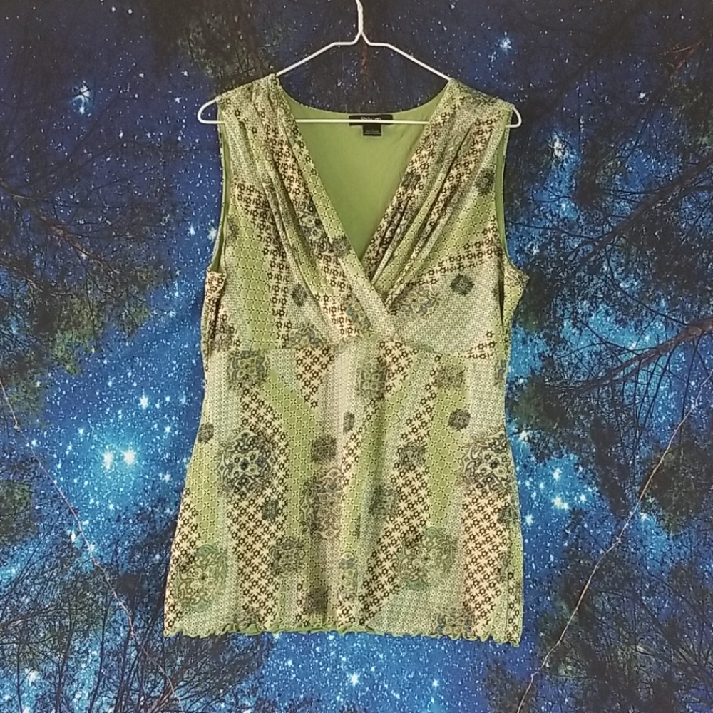 3/$20 Green paisley print blouse